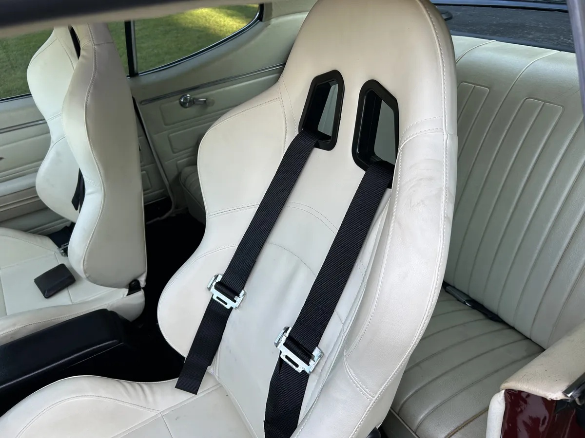 Pontiac-Gto-1968-Maroon-White-18