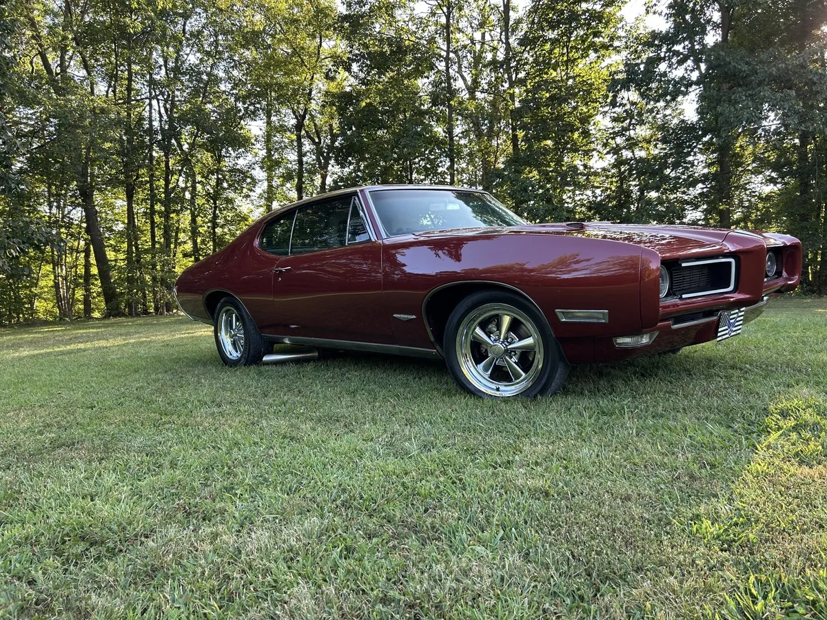 Pontiac-Gto-1968-Maroon-White-4