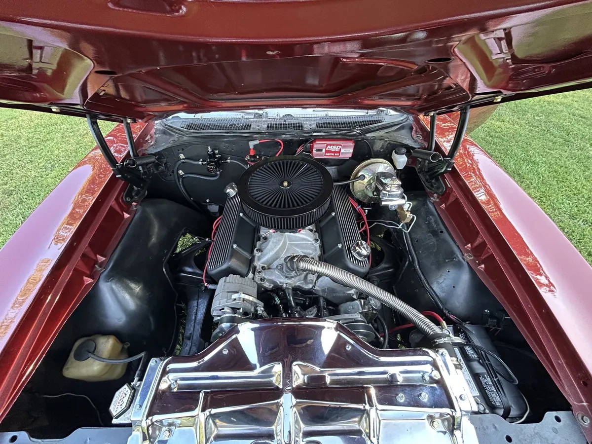 Pontiac-Gto-1968-Maroon-White-9