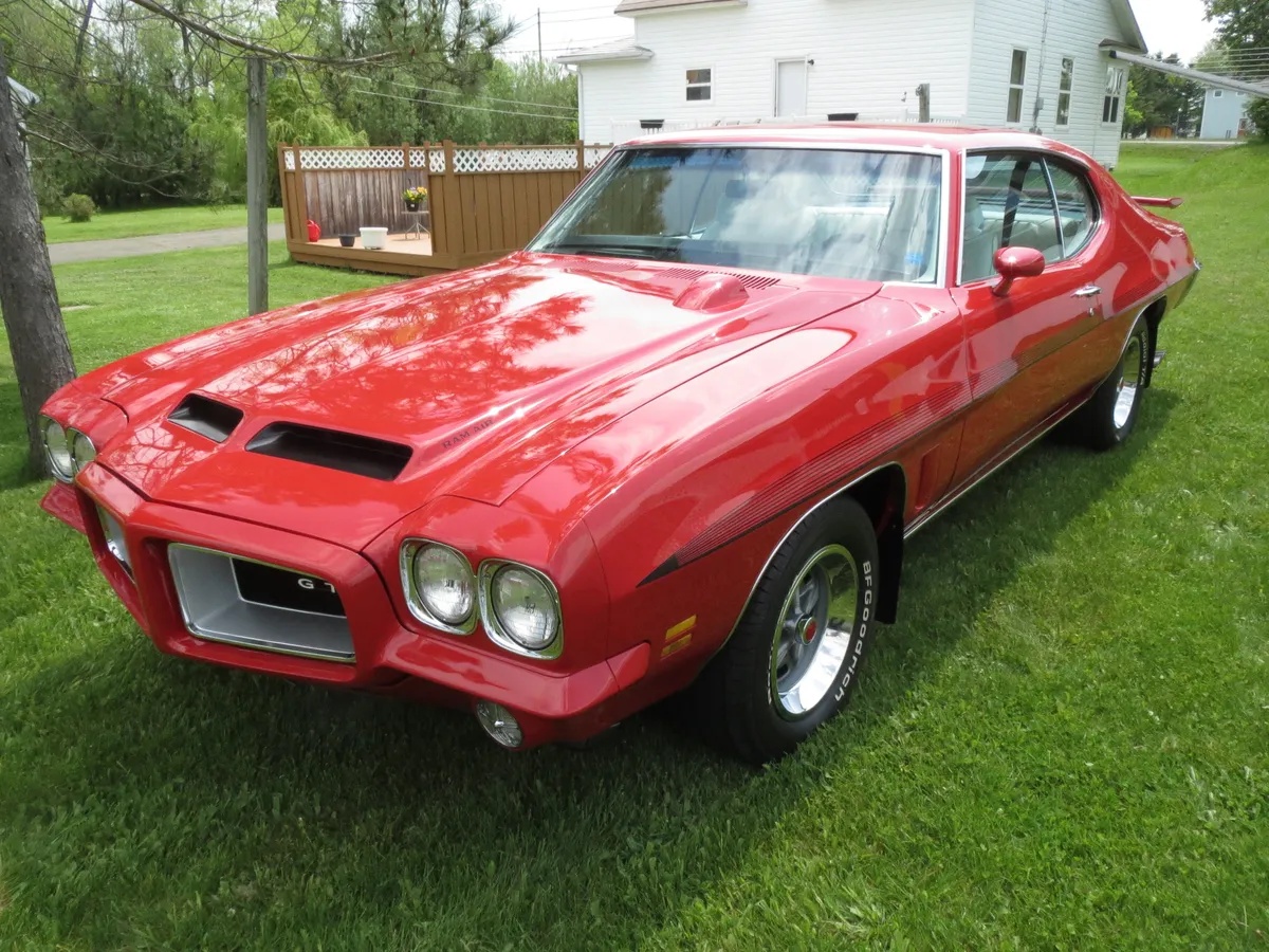 Pontiac-Gto-1972-Cardinal-Red-Code-75-White-Interior-Completely-OverhauledLeather-Seats-14