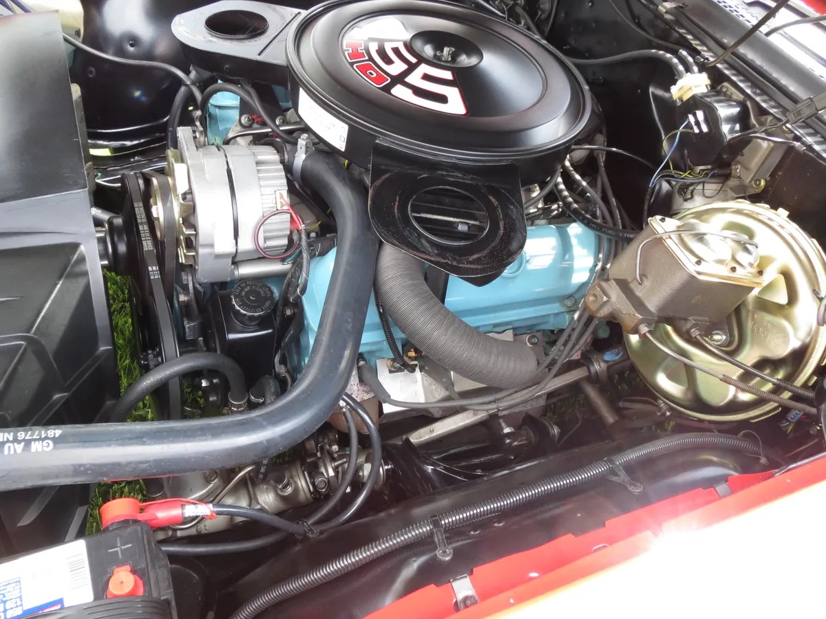 Pontiac-Gto-1972-Cardinal-Red-Code-75-White-Interior-Completely-OverhauledLeather-Seats-18