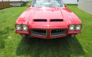 Pontiac-Gto-1972-Cardinal-Red-Code-75-White-Interior-Completely-OverhauledLeather-Seats-2
