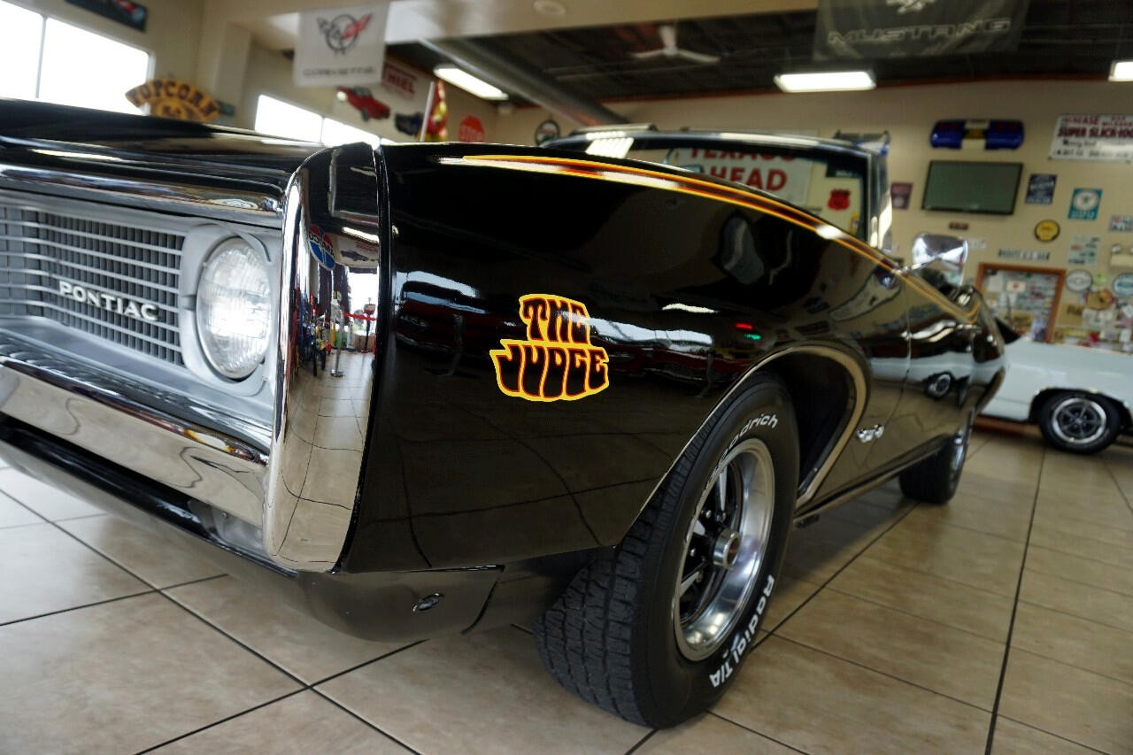 Pontiac-Le-Mans-1969-Classic-Car-12