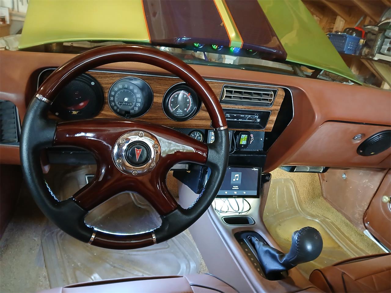 Pontiac-Lemans-1971-Greenpurple-stripes-Light-brown-11