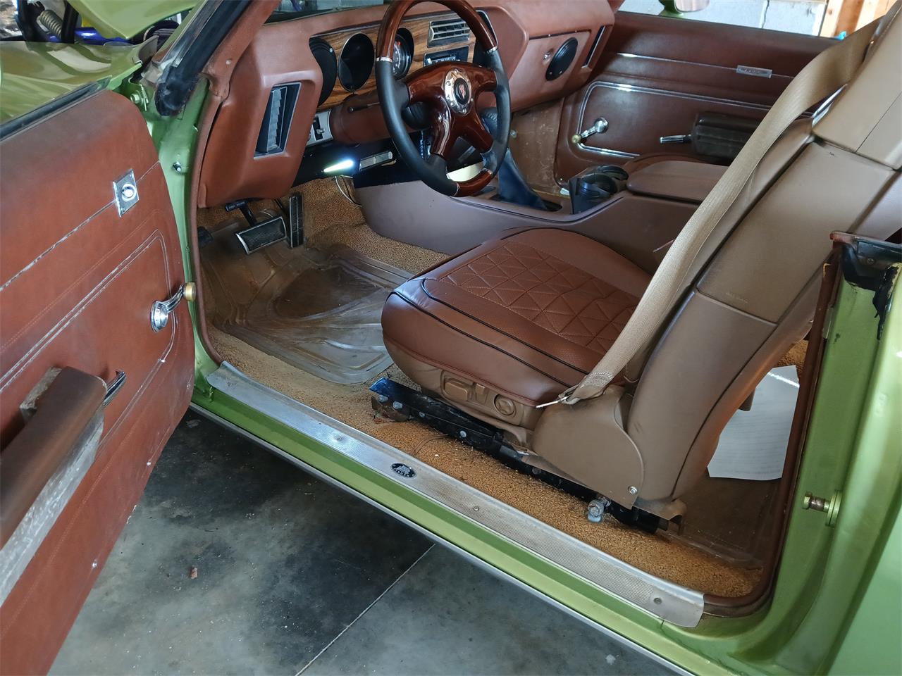 Pontiac-Lemans-1971-Greenpurple-stripes-Light-brown-7