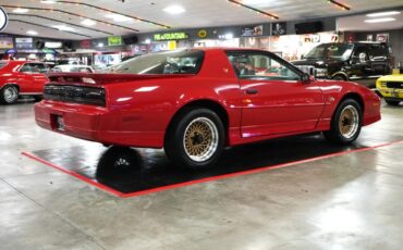 Pontiac-Other-1987-Red-Black-2