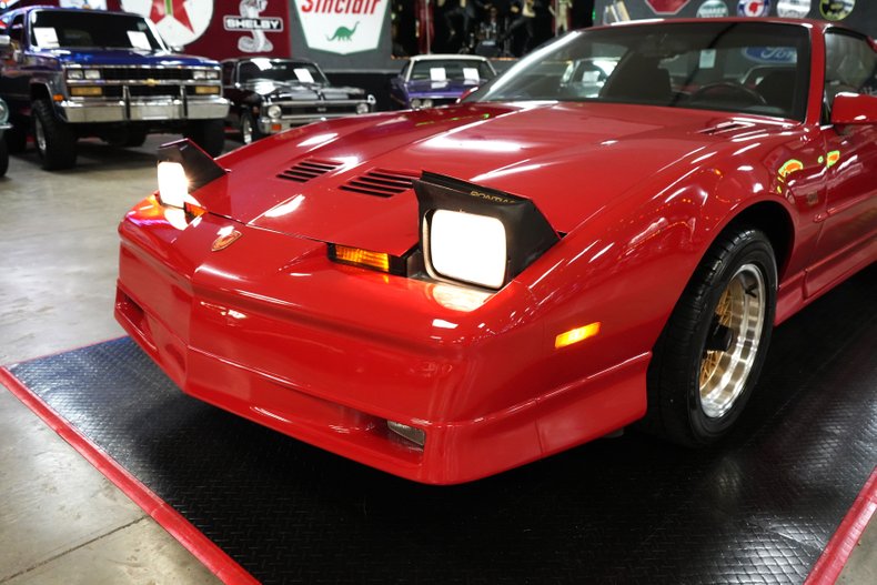 Pontiac-Other-1987-Red-Black-35