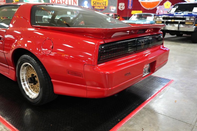 Pontiac-Other-1987-Red-Black-41