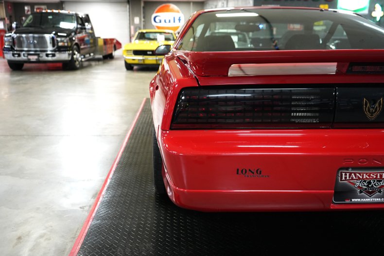 Pontiac-Other-1987-Red-Black-42