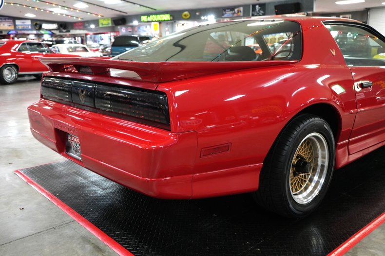 Pontiac-Other-1987-Red-Black-44