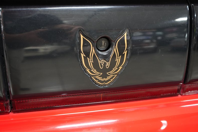 Pontiac-Other-1987-Red-Black-45