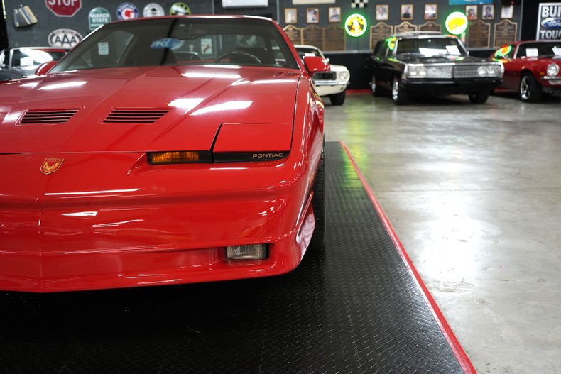 Pontiac-Other-1987-Red-Black-49