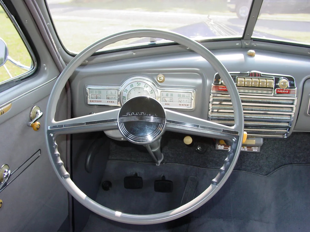 Pontiac-Silver-streak-1941-Dark-Blue-Grey-1
