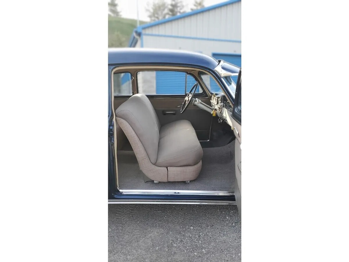 Pontiac-Silver-streak-1950-Navy-Blue-Tan-8