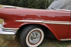 Pontiac-Star-chief-1957-2-Tone-Cordova-Red-White-Matching-Upholstery-3