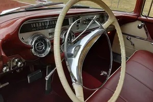 Pontiac-Star-chief-1957-2-Tone-Cordova-Red-White-Matching-Upholstery-4