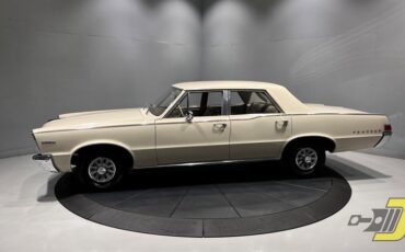 Pontiac-Tempest-1965-Sedan-1