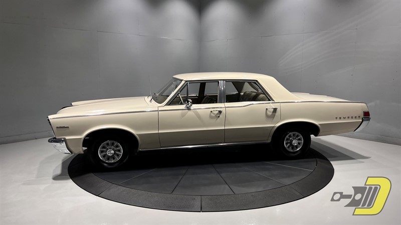 Pontiac-Tempest-1965-Sedan-1