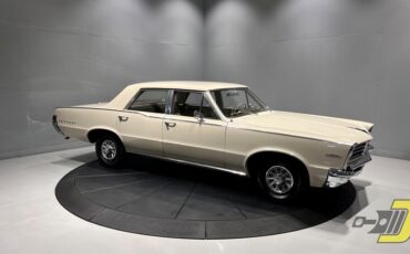 Pontiac-Tempest-1965-Sedan-11