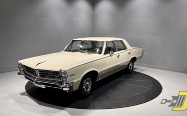Pontiac-Tempest-1965-Sedan-15