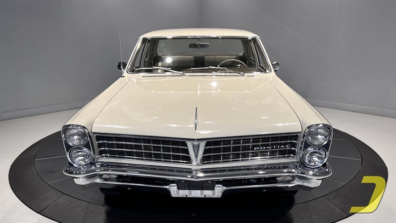 Pontiac-Tempest-1965-Sedan-16