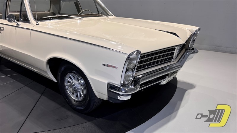 Pontiac-Tempest-1965-Sedan-17
