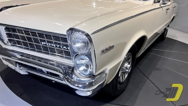 Pontiac-Tempest-1965-Sedan-18