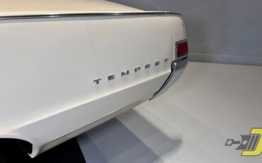 Pontiac-Tempest-1965-Sedan-24