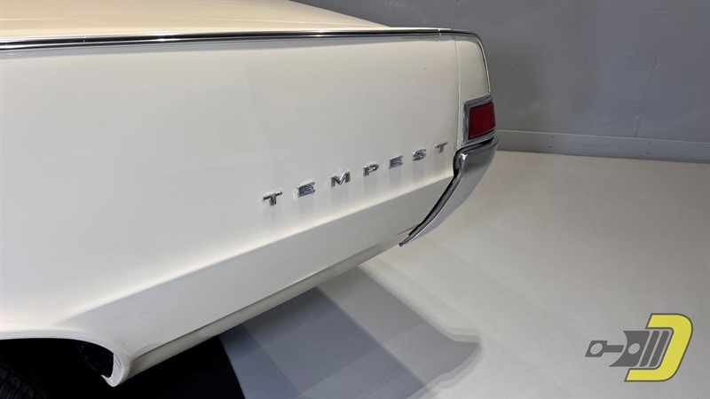 Pontiac-Tempest-1965-Sedan-24