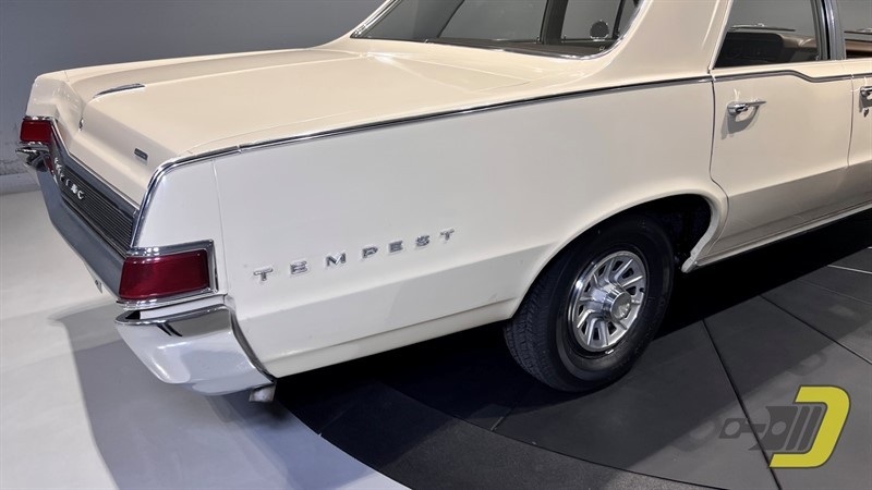 Pontiac-Tempest-1965-Sedan-25