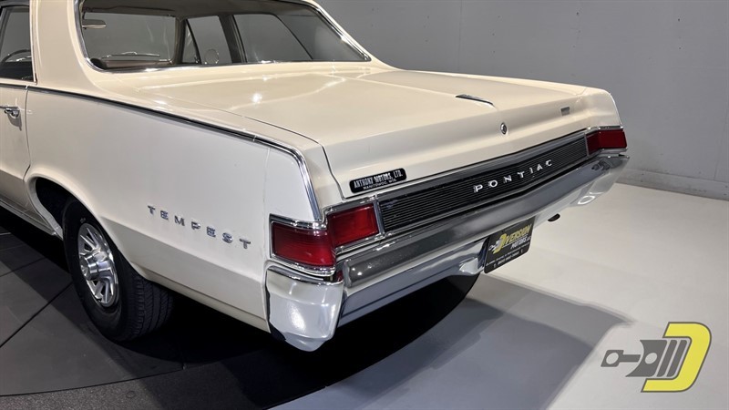 Pontiac-Tempest-1965-Sedan-28