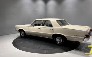 Pontiac-Tempest-1965-Sedan-3