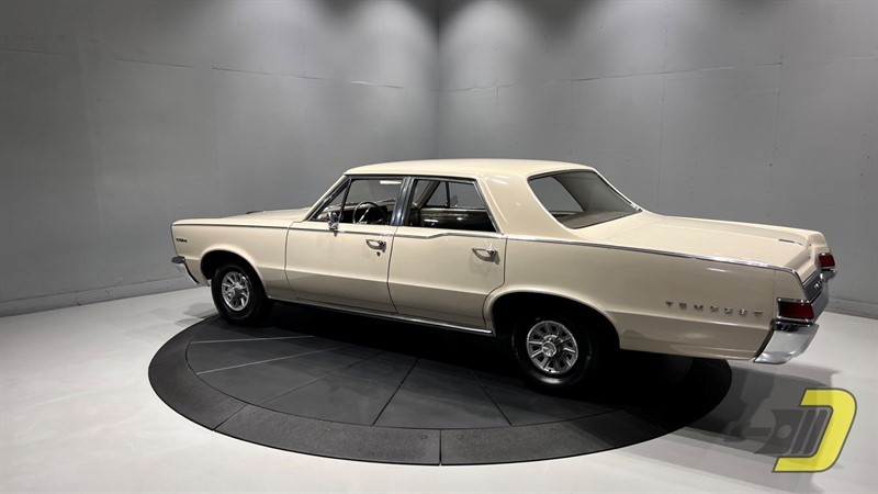 Pontiac-Tempest-1965-Sedan-3