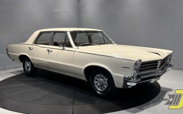 Pontiac-Tempest-1965-Sedan-32