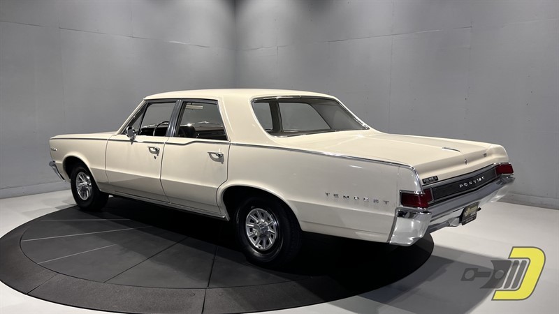 Pontiac-Tempest-1965-Sedan-33