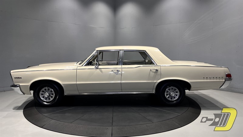 Pontiac-Tempest-1965-Sedan-34