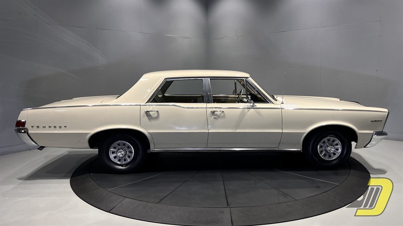 Pontiac-Tempest-1965-Sedan-35