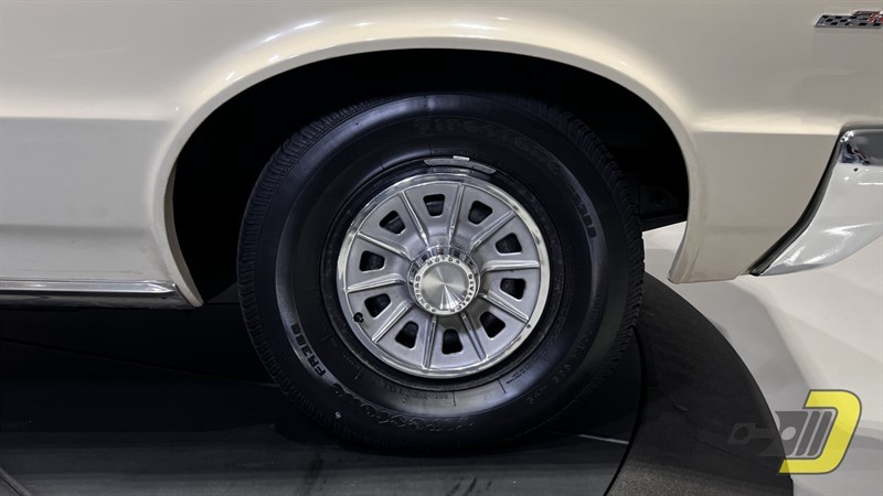 Pontiac-Tempest-1965-Sedan-39