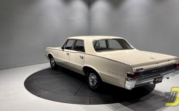 Pontiac-Tempest-1965-Sedan-4