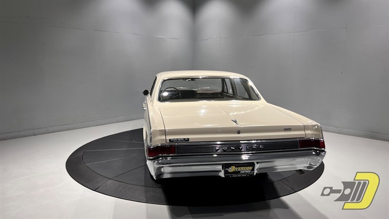 Pontiac-Tempest-1965-Sedan-5
