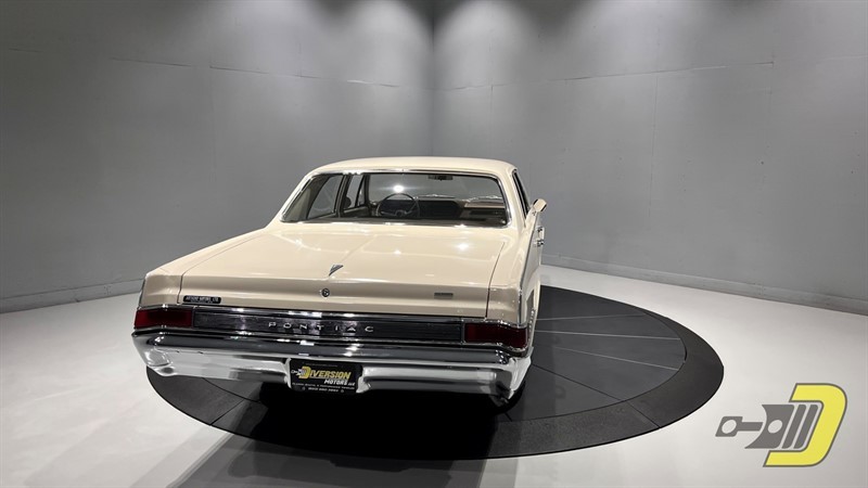 Pontiac-Tempest-1965-Sedan-6