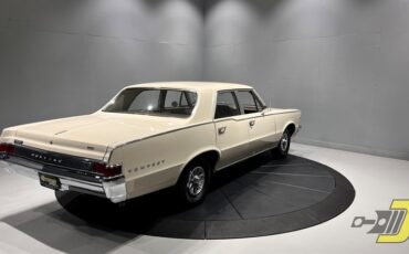 Pontiac-Tempest-1965-Sedan-7