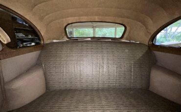 Pontiac-Torpedo-1941-Black-Tan-1