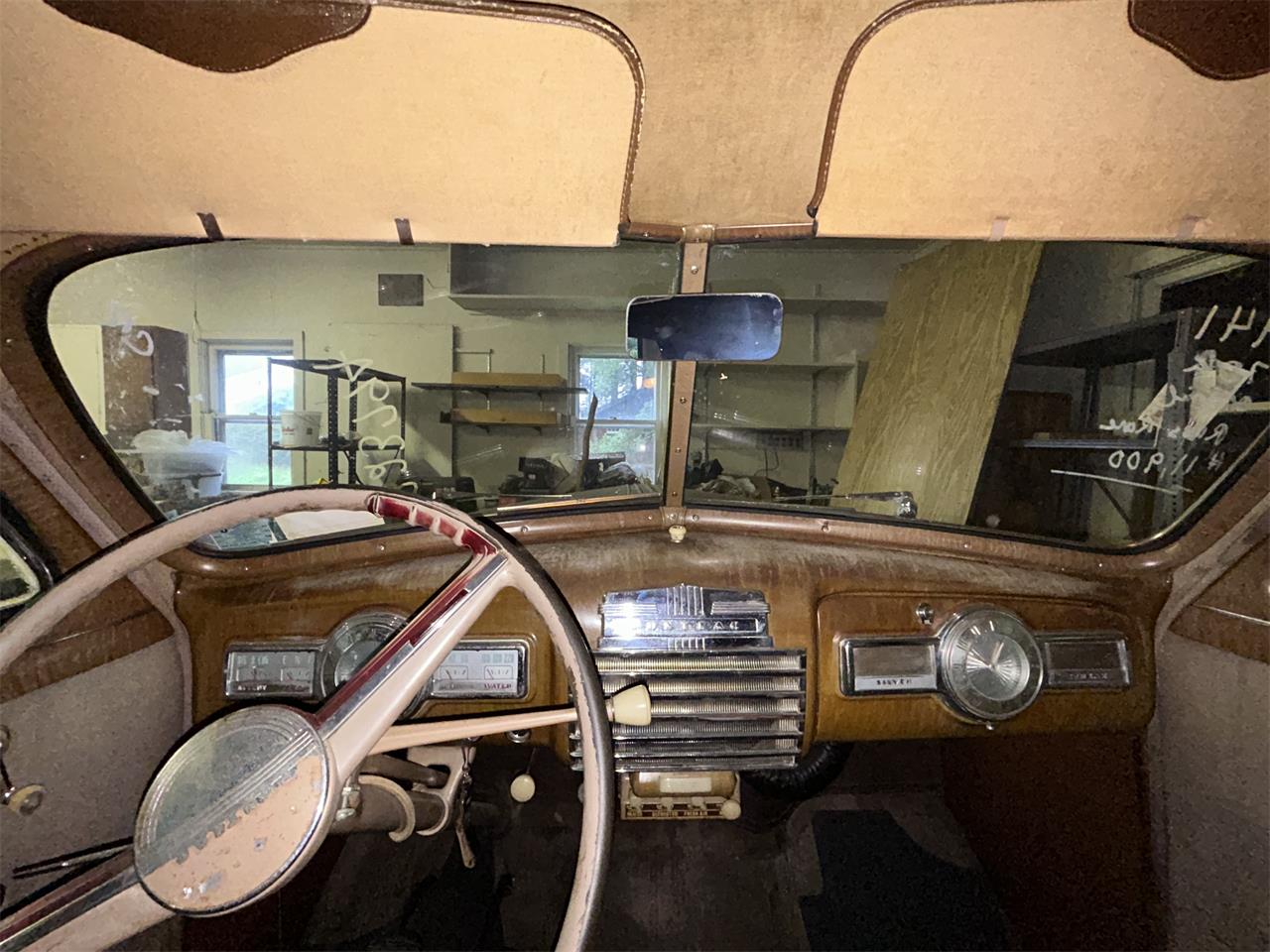 Pontiac-Torpedo-1941-Black-Tan-11