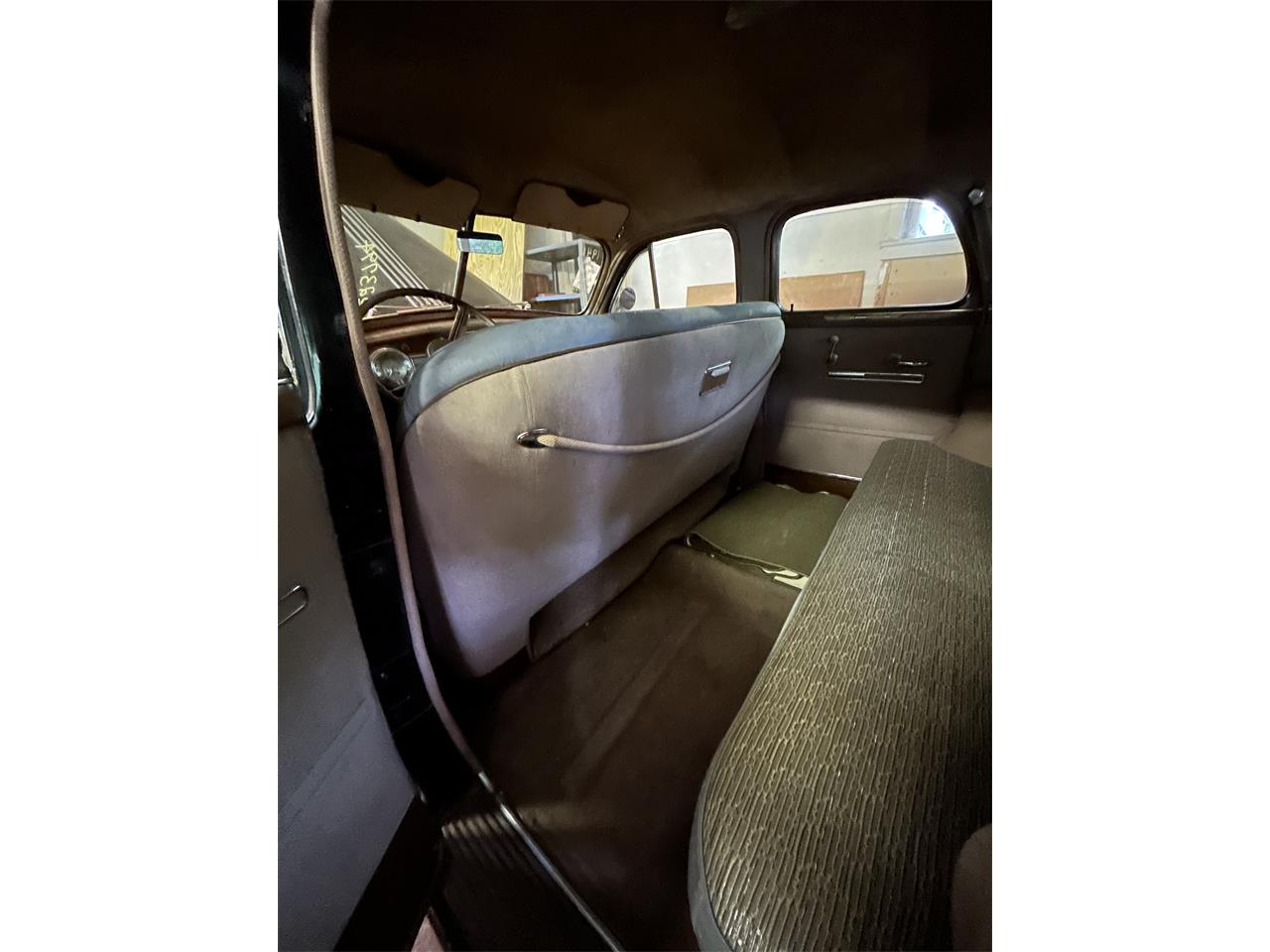 Pontiac-Torpedo-1941-Black-Tan-13