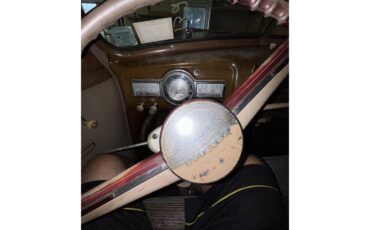 Pontiac-Torpedo-1941-Black-Tan