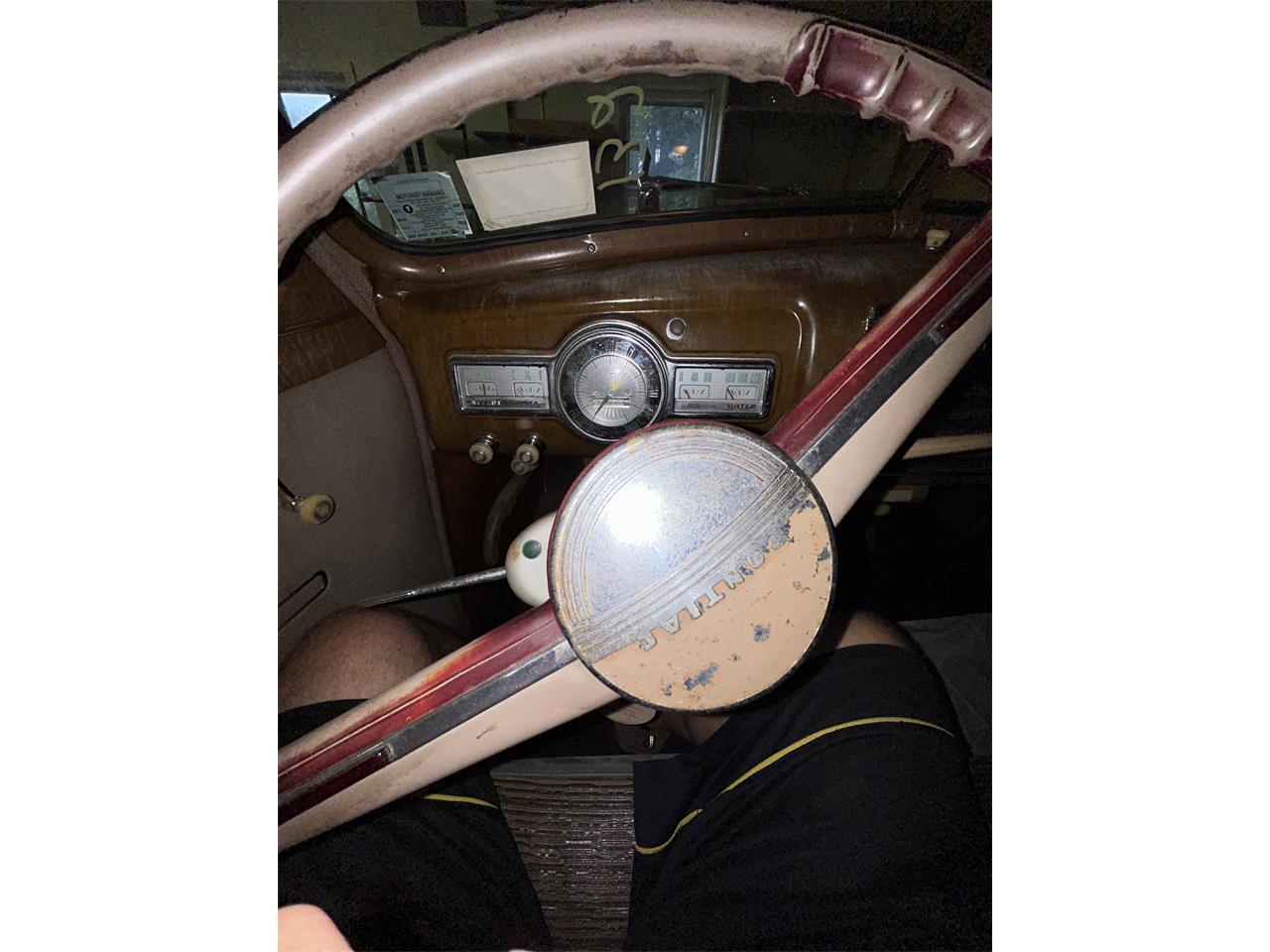 Pontiac-Torpedo-1941-Black-Tan