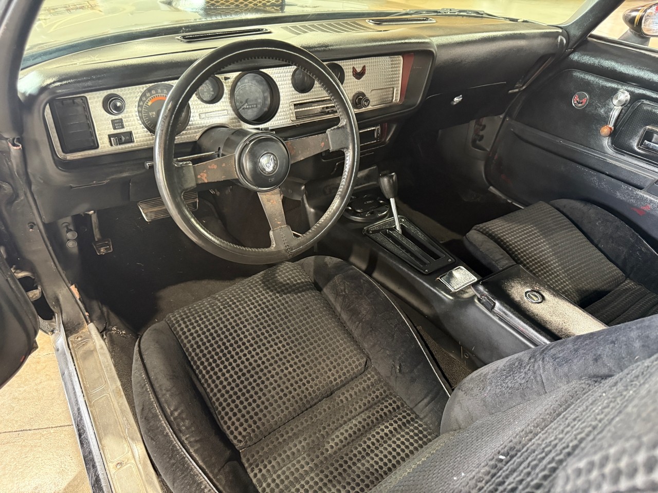 Pontiac-Trans-Am-1975-American-Muscle-Car-10