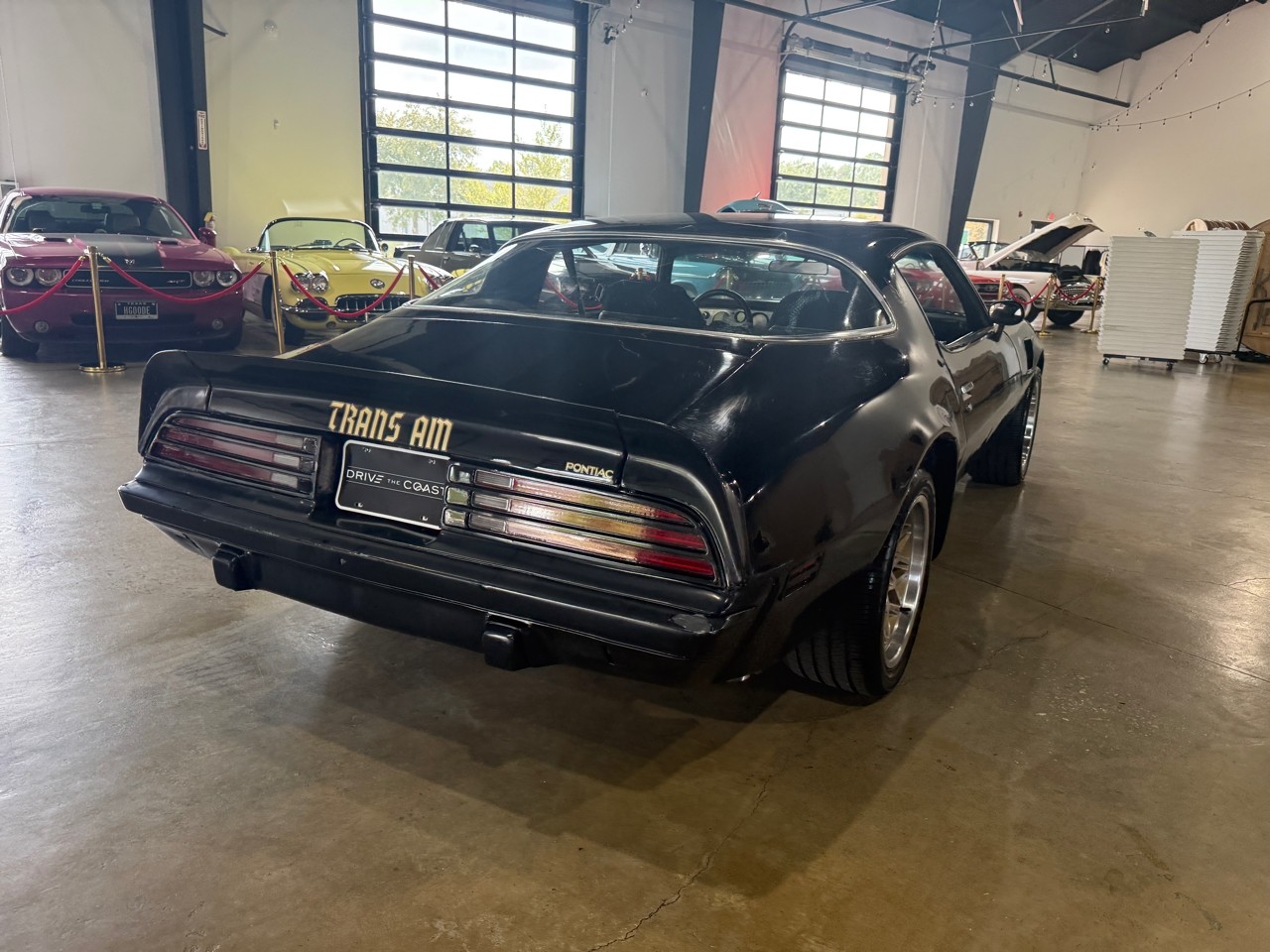 Pontiac-Trans-Am-1975-American-Muscle-Car-2