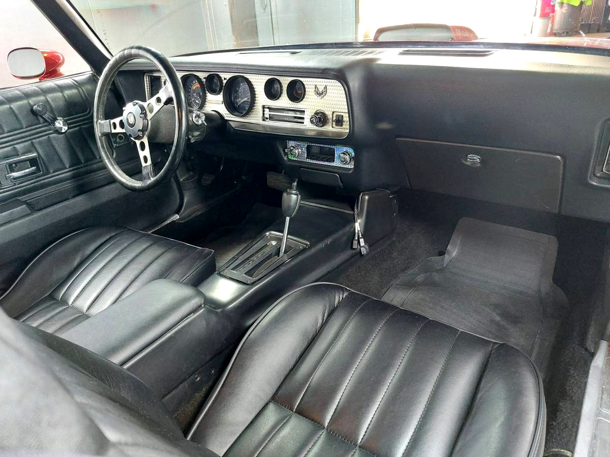 Pontiac-Trans-Am-1976-Coupe-9